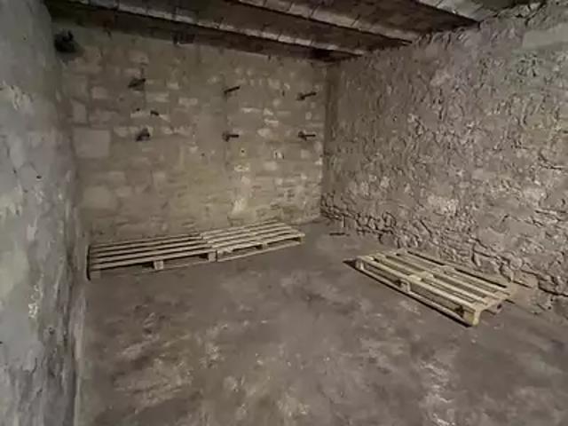 Montpellier 34000 Achat / Vente divers 1 pièce au dernier étage
