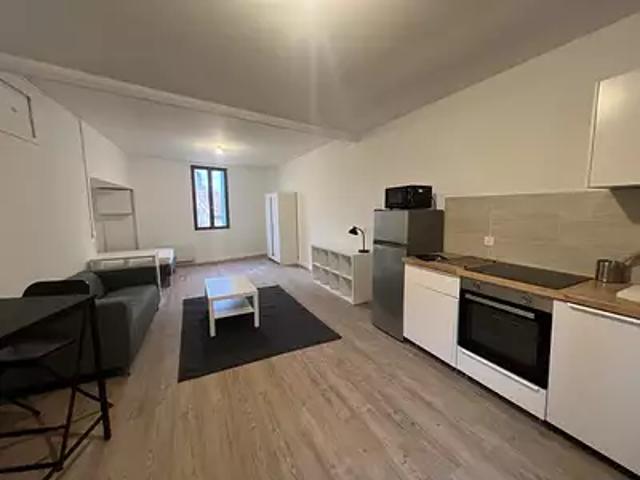 Montpellier 34000 Location appartement 1 pièce t1 au dernier étage