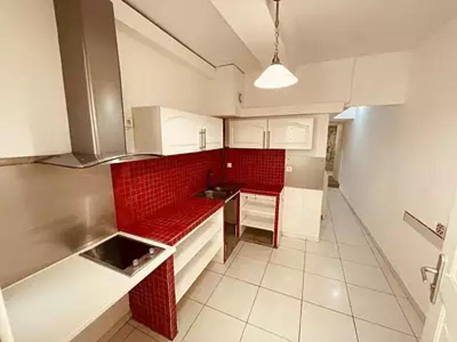 Montpellier 34000 Location appartement 1 pièce t1 au dernier étage