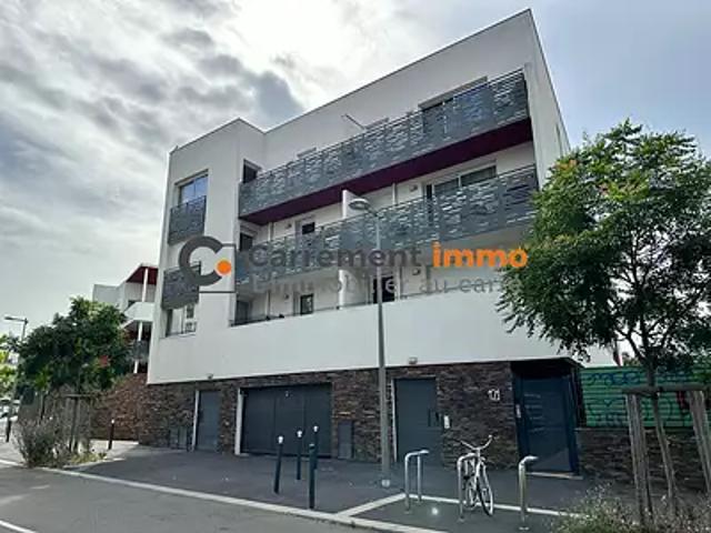 Montpellier 34000 Location parking au dernier étage
