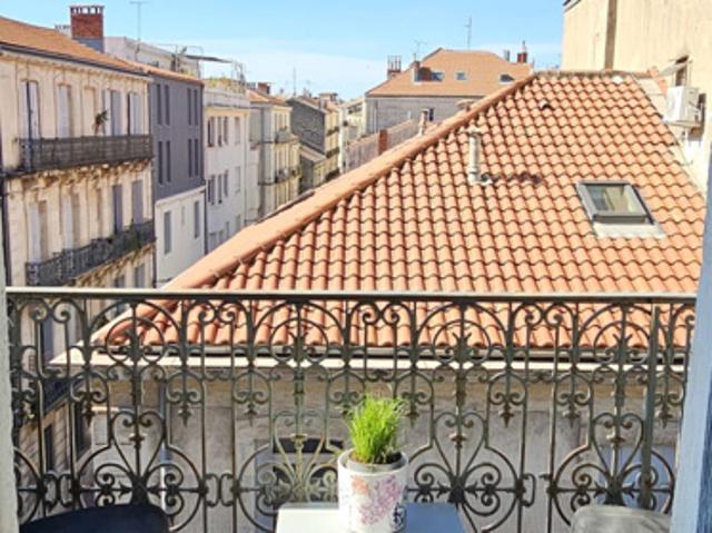 Montpellier T3 Duplex inspirant en hypercentre Charme, lum