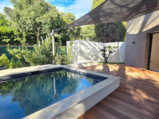 MONTPELLIER AIGUELONGUE / VILLA CONTEMPORAINE D'EXCEPTION AU CA'UR D'UN DOMAINE PRIVE