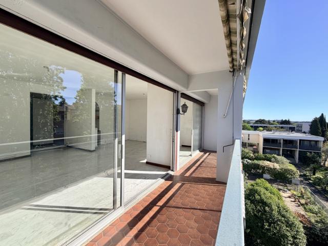 Montpellier appartement T5 traversant Dernier étage, balco