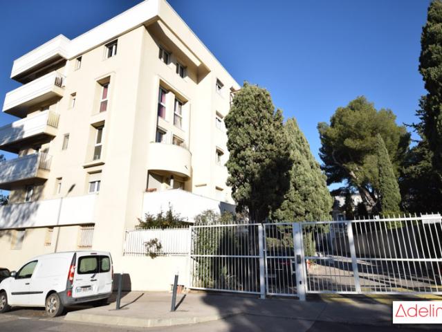 montpellier appartement T 2 avec terrasse et garage
