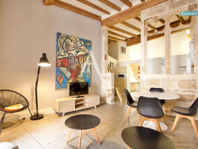 MONTPELLIER CENTRE TRES BEAU T2 RENOVE de 40 m2, au 1er étage d'un immeuble ancien