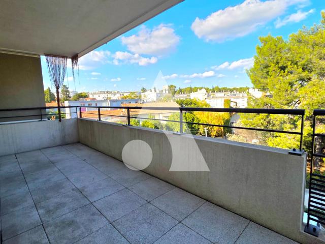 MONTPELLIER LIGNE 5 T2 avec grande terrasse sans vis à vis et parking en sous sol