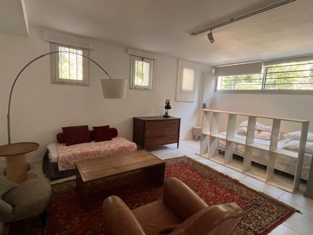 MONTPELLIER LA CHAMBERTE – APPARTEMENT MEUBLÉ D’EXCEPTION DANS DOMAINE PRIVÉ BOISÉ