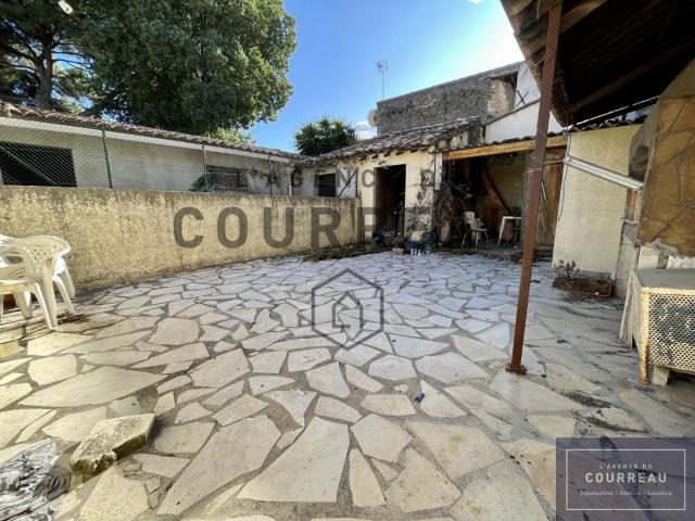 Montpellier local commercial de 65,67 m2 avec jardinet de 36 m2