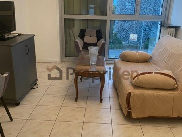 Montrouge 92: Appartement 2p lumineux, 6ème étage, vue dégagé