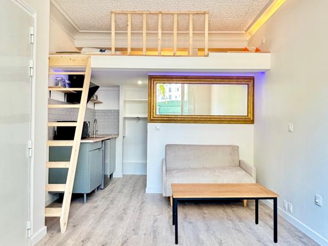 MONTROUGE VICTOR HUGO: studio meublé