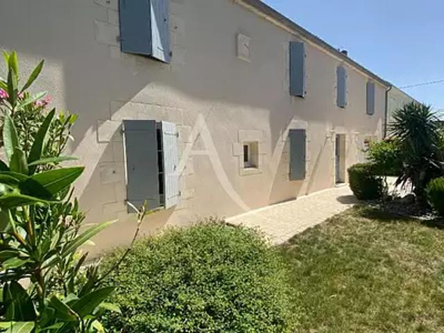 Montroy 17220 Achat / Vente maison 7 pièces t7 piscine terrasse