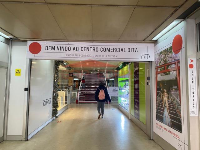 Montra Publicitária Shopping Oita, Centro de Aveiro