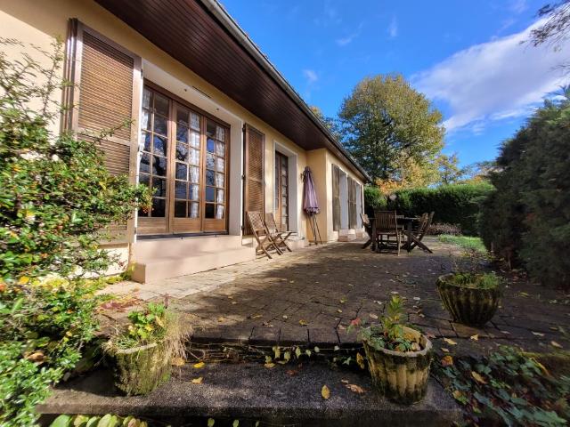 MONTRACOL Villa T4 de plain pied de 90 m2 sur terrain de 4 570 m2
