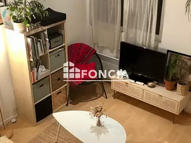 Montreuil 93100 Achat / Vente appartement 2 pièces t2 au dernier étage