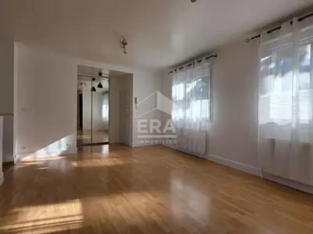 Montreuil 93100 Achat / Vente appartement 2 pièces t2 parking