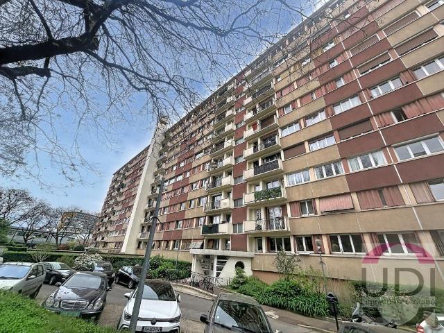 MONTREUIL Appartement 4 pièces belle vue