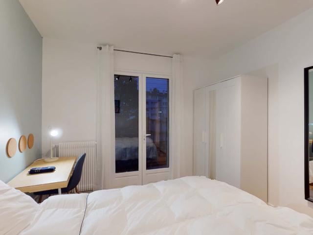 Montreuil Blancs Vilains Private Room 1