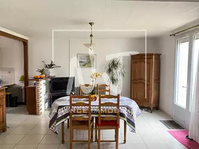 Montreuil Juigné 49460 Location maison 4 pièces t4 au dernier étage cave