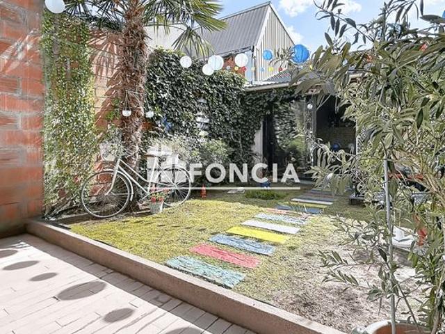 Montreuil – maison familiale – 3 chambres jardin arboré – dépendance indépendante – aucun travaux