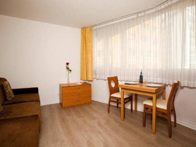 Montreuil Saint Mandé Tranquil 1 BR apartment near Bois de Vincennes and Parc Floral