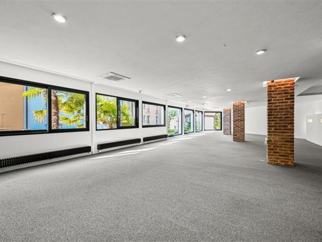 MONTREUX – VERWALTUNGSGEBIET MIT 300 M²