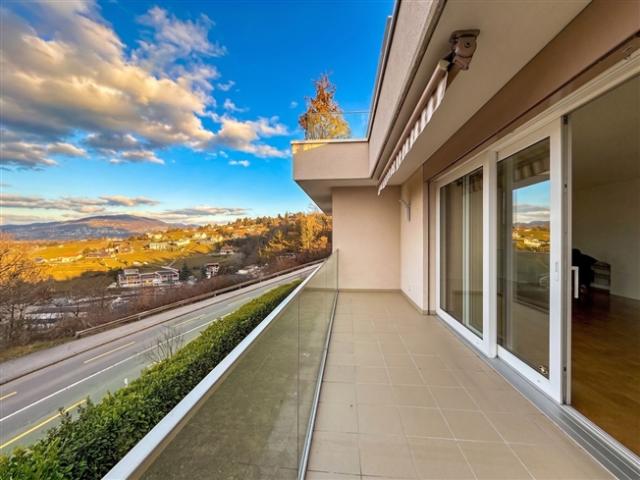 Montreux – Elegante 5,5 Zimmer Wohnung mit Seeblick, Terrasse und Wellnessbereich