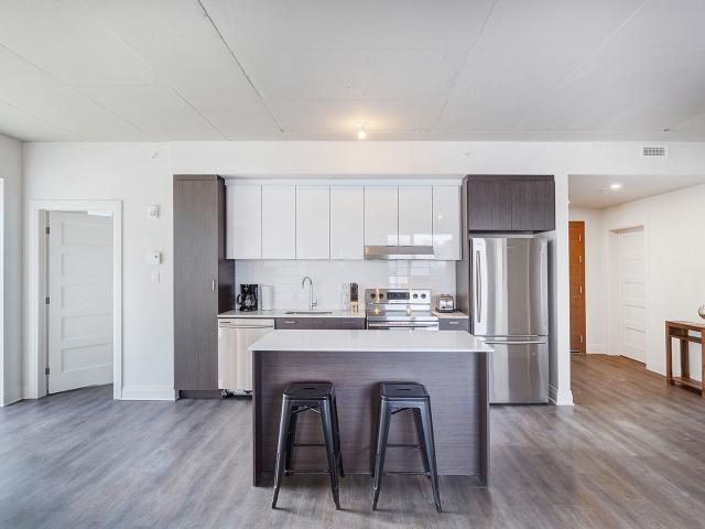 Montreal Furnished Condo Rental Amazing 2 Bed 1 Bath Condo in Laval w/Balcony & Gym