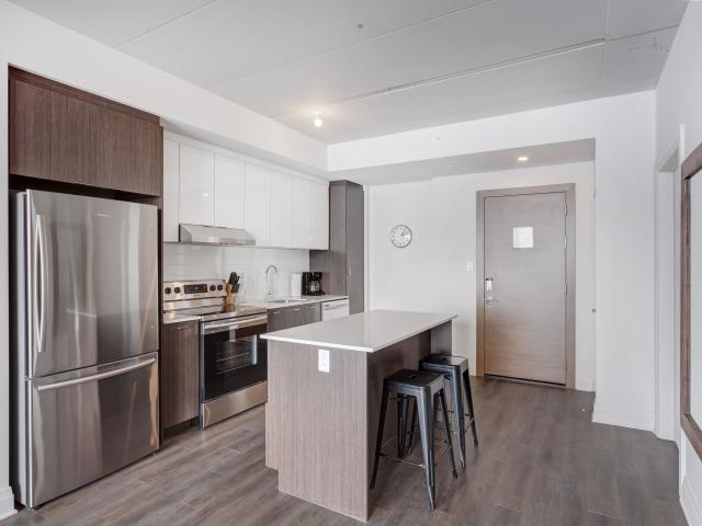 Montreal Furnished Condo Rental Equipped 1 Bed 1 Bath Condo in Laval with Wifi