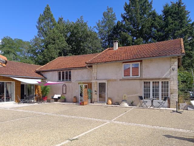 Montrem Vente Propriété/château 24