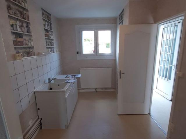 MONTVAL SUR LOIR: MAISON T3 DE 66 M²