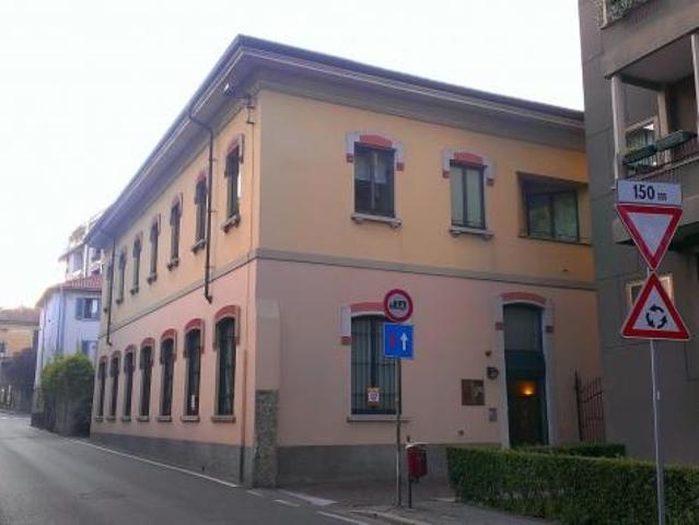 MONZA CENTRO ampio ufficio openspace con box