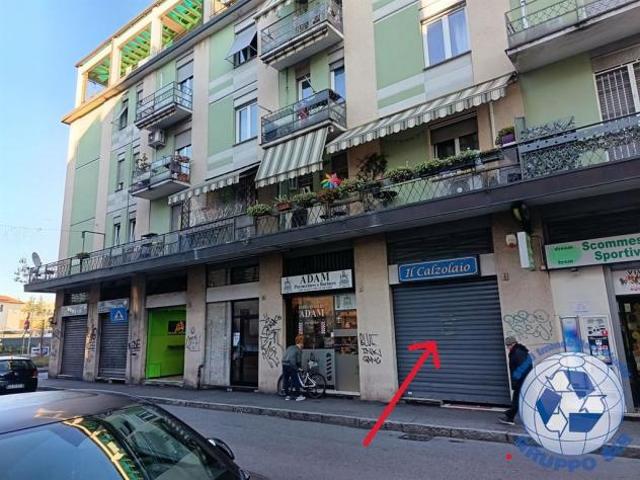 Monza Regina Pacis / sobborghinegozio una luce subito disponibile