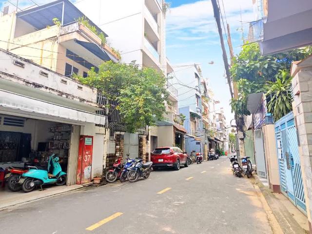 Món Hời Cuối Năm – Nhà 5 Tầng Thang Máy – 90m² Nở Hậu – Dòng Tiền 80tr/tháng – Ngay Trạm Metro CMT8