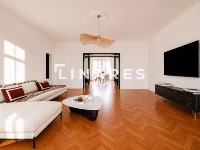 MON MERMOZ Appartement T3/T4 de 115m2 Deux balcons Cave 13008 CARRE D'OR