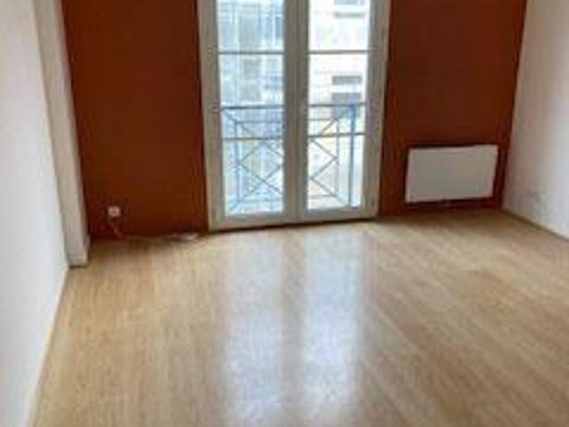 MON PETIT STUDIO PLEIN CENTRE VILLE