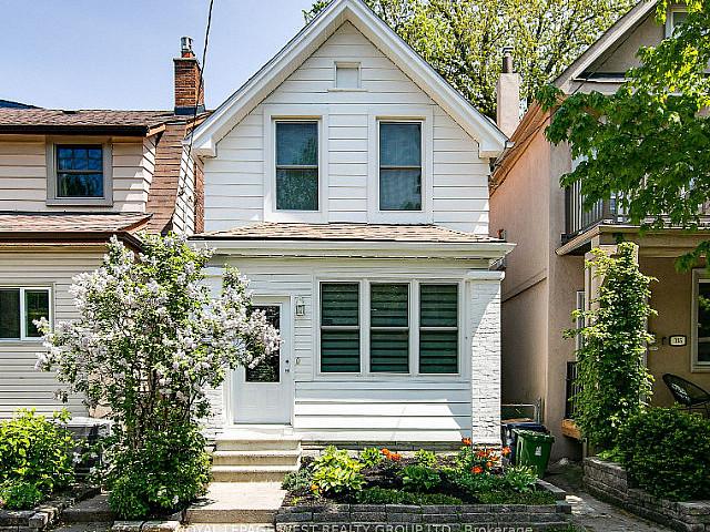 Monarch Park Gem! Detached 2 Bdrm Home | Walk Score 92