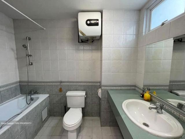 Monarchy Apartments D11, Apartment