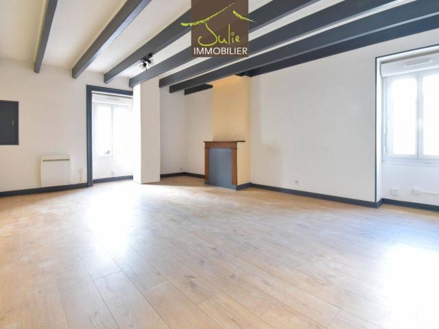 MONCOUTANT Centre Appartement 88 m², 2 chambres, idéal placeme