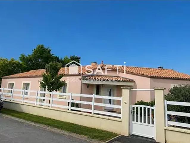 La Châtaigneraie 85120 Achat / Vente maison 7 pièces t7 parking