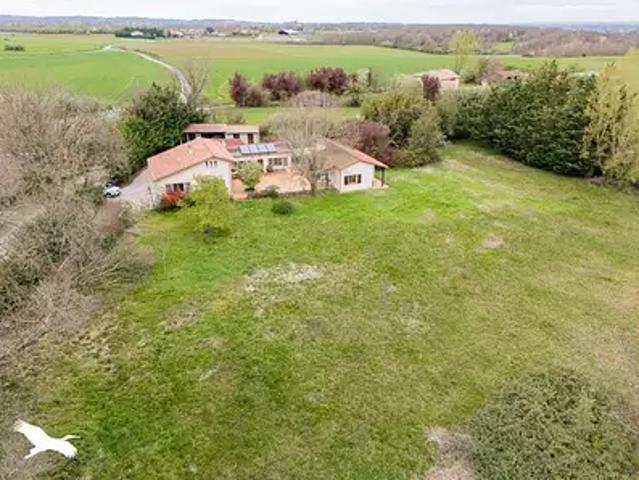 Mondavezan 31220 Achat / Vente maison 8 pièces t8 parking