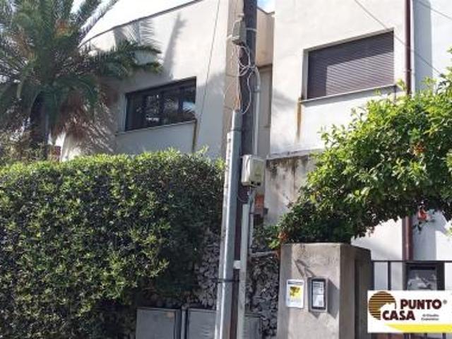 Mondello – Via Marinai Alliata Bivano arredato