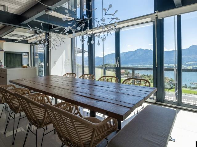 MONDSEE Mondseeberg: Chalet Villa mit traumhaftem Seeblick