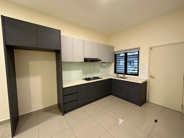 Monet Lily Springtime Sunsuria City Kota Warisan