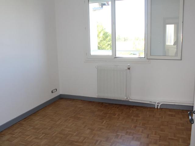 moneteau, maison jumelée de 4 pièces entièrement refait à neuf