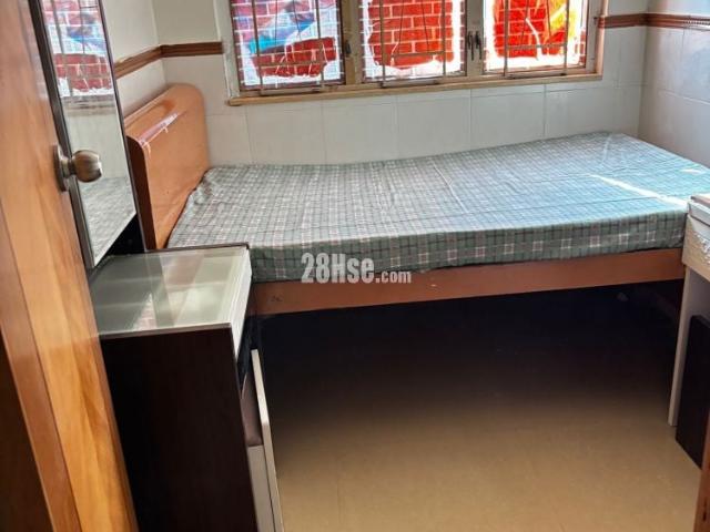 Mong Kok 676号 [Landlord Ads] Room 1, Whole Block Suite In Mong Kok, No Commission, Best Choice For Student Accommodation. Hints
