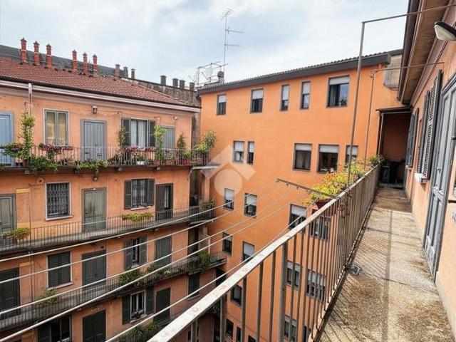 MONOLOCALE A MILANO