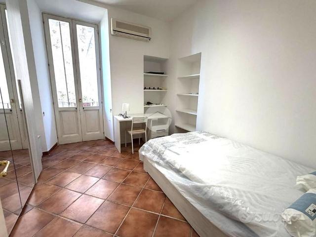 MONOLOCALE A ROMA