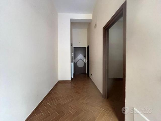 MONOLOCALE A TORRE DEL GRECO