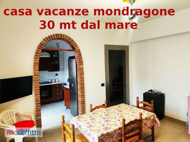 Monolocale arredato Mondragone