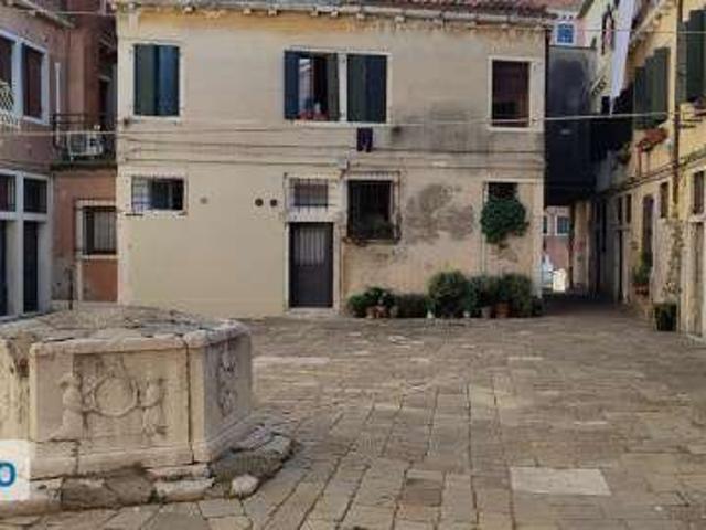 Monolocale arredato Accademia